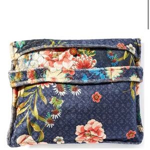 JOHNNY WAS Advestia Travel Reversible Cozy Blanket